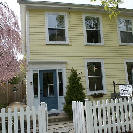 Queen Regent Bed & Breakfast Niagara-on-the-Lake Екстер'єр фото