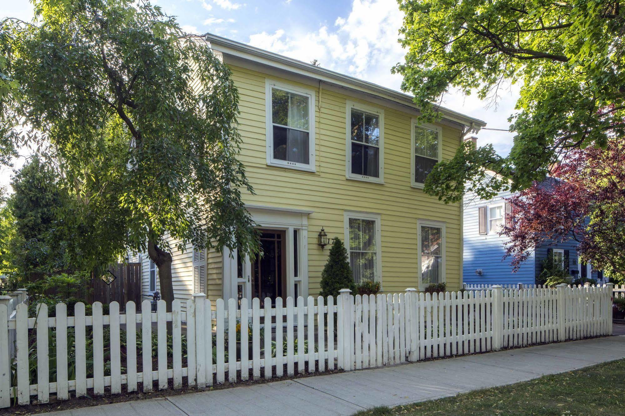 Queen Regent Bed & Breakfast Niagara-on-the-Lake Екстер'єр фото