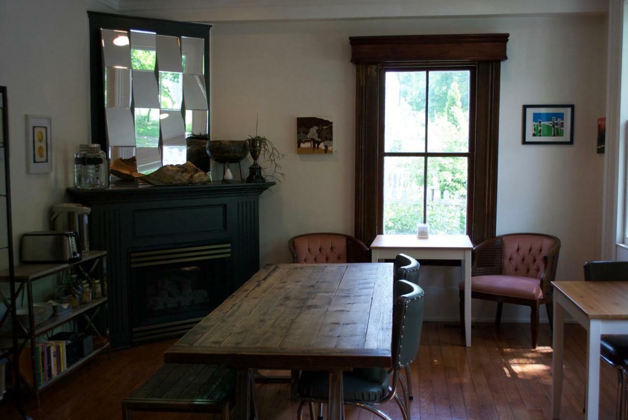 Queen Regent Bed & Breakfast Niagara-on-the-Lake Екстер'єр фото